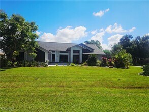 6737 Plantation Pines Blvd in Ft. Myers, FL - Building Photo - Building Photo