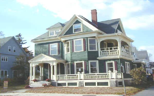 72 Lothrop St in Beverly, MA - Building Photo