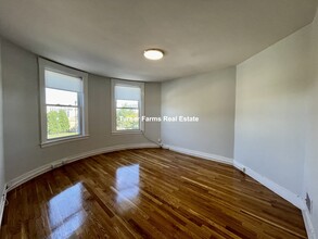 861 E 1st St, Unit 2 in Boston, MA - Building Photo - Building Photo