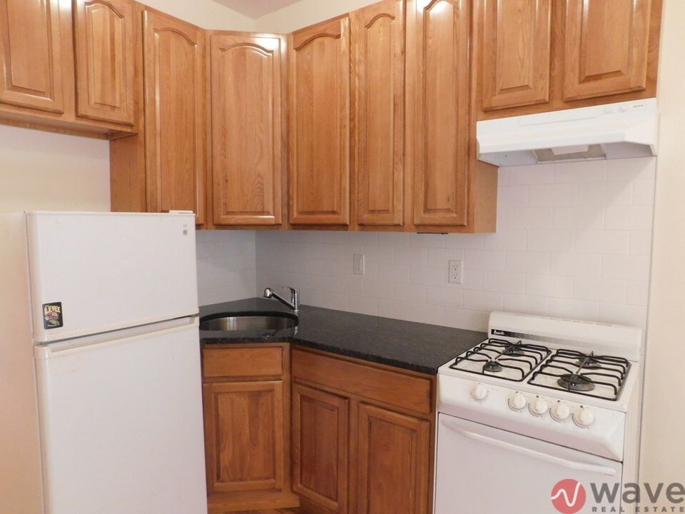 150 N 9th St in Brooklyn, NY - Building Photo