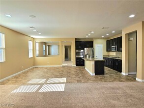 10310 Parkview Mountain Ave in Las Vegas, NV - Building Photo - Building Photo