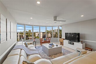 3051 NE 48th St in Fort Lauderdale, FL - Building Photo - Building Photo