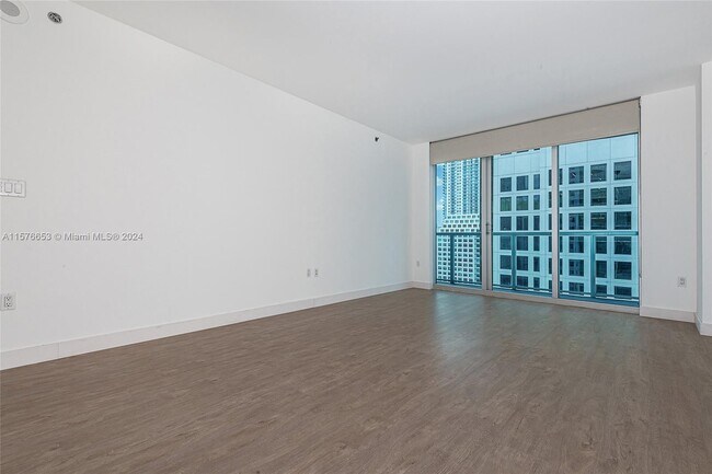 500 Brickell Ave in Miami, FL - Building Photo - Building Photo