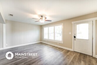 102 E Barton St in Crandall, TX - Building Photo - Building Photo