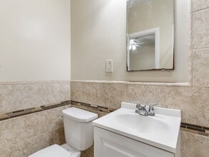 1324 N Peterson Ave, Unit 06 in Long Beach, CA - Foto de edificio - Building Photo