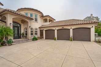 26905 Rolling Hills Ave in Santa Clarita, CA - Building Photo - Building Photo