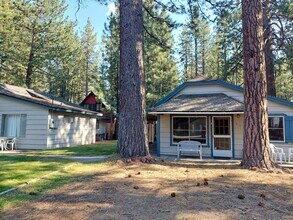 914 Lakeview Ave in South Lake Tahoe, CA - Building Photo - Building Photo