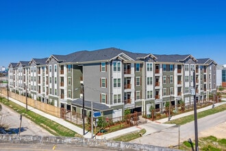 EaDo Lofts in Houston, TX - Foto de edificio - Building Photo