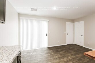 4946 Volcanic Rock Ln in Las Vegas, NV - Building Photo - Building Photo