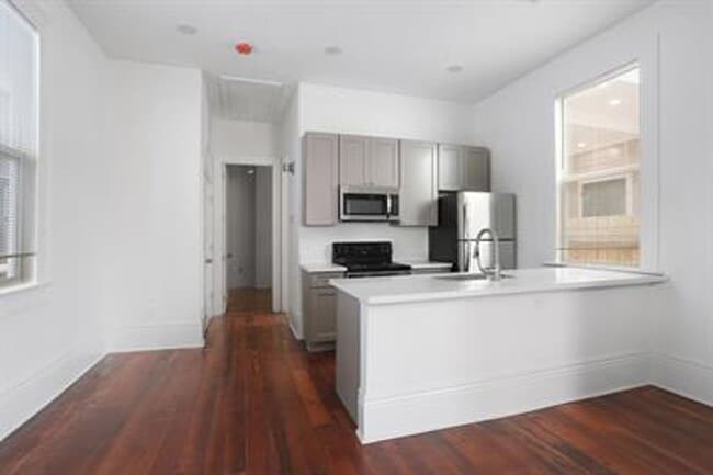 1832 Baronne St in New Orleans, LA - Building Photo - Building Photo