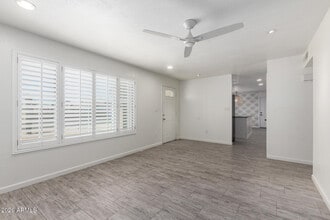 5807 S Palm Dr in Tempe, AZ - Building Photo - Building Photo