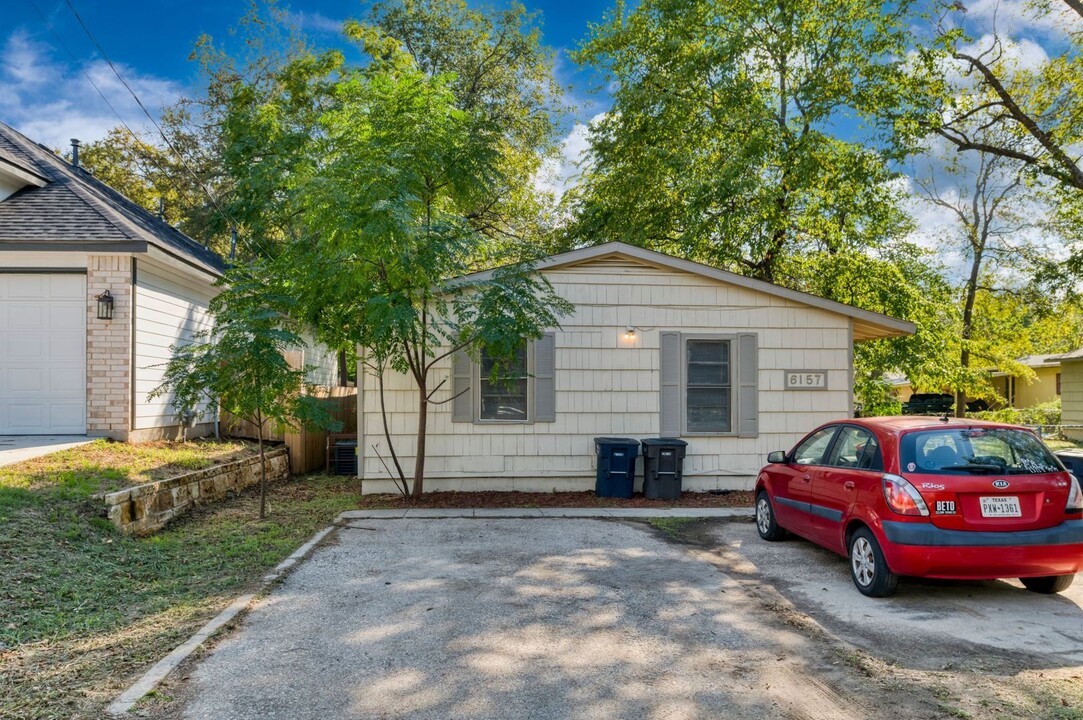 6157 Brocks Ln in Fort Worth, TX - Building Photo