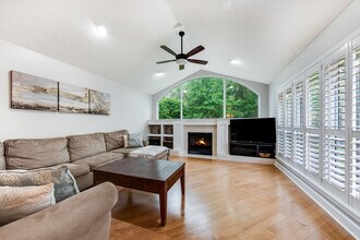 1672 Misty Lake Dr in Orange Park, FL - Building Photo - Building Photo