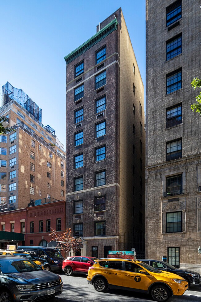 108 E 66th St in New York, NY - Building Photo - Building Photo