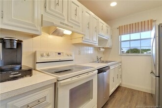 211 Manatee Ln in Fort Pierce, FL - Building Photo - Building Photo