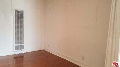 935 N Vista St in Los Angeles, CA - Building Photo - Building Photo
