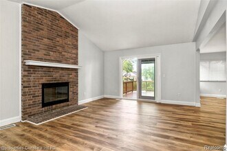 21385 Deerfield Dr in Trenton, MI - Building Photo - Building Photo