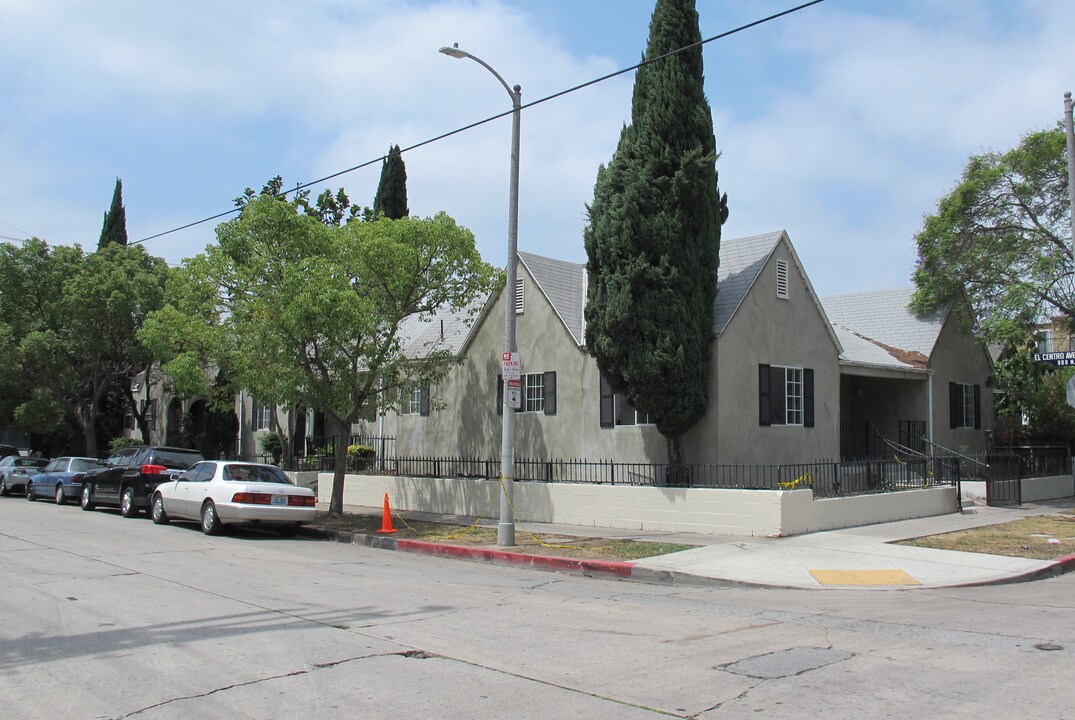 917 N El Centro Ave in Los Angeles, CA - Building Photo