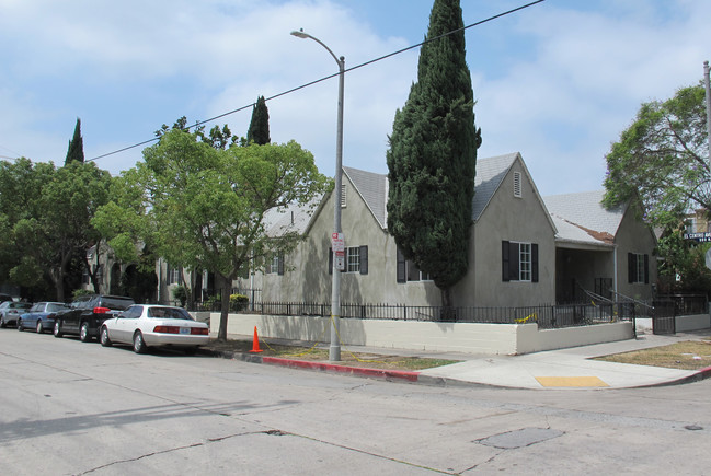 917 N El Centro Ave