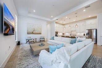 9445 Caymas Ter, Unit 116 in Naples, FL - Foto de edificio - Building Photo