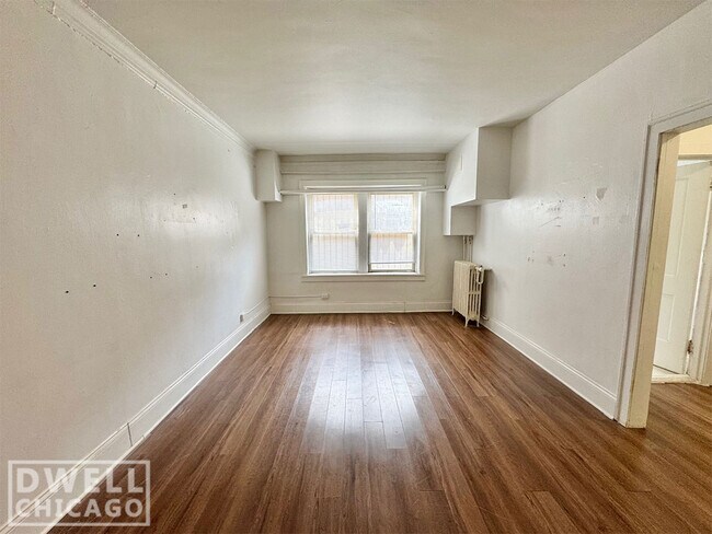 2341 N Commonwealth Ave, Unit Studio