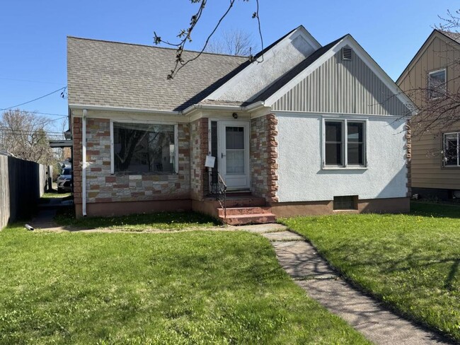 property at 811 N 21st St