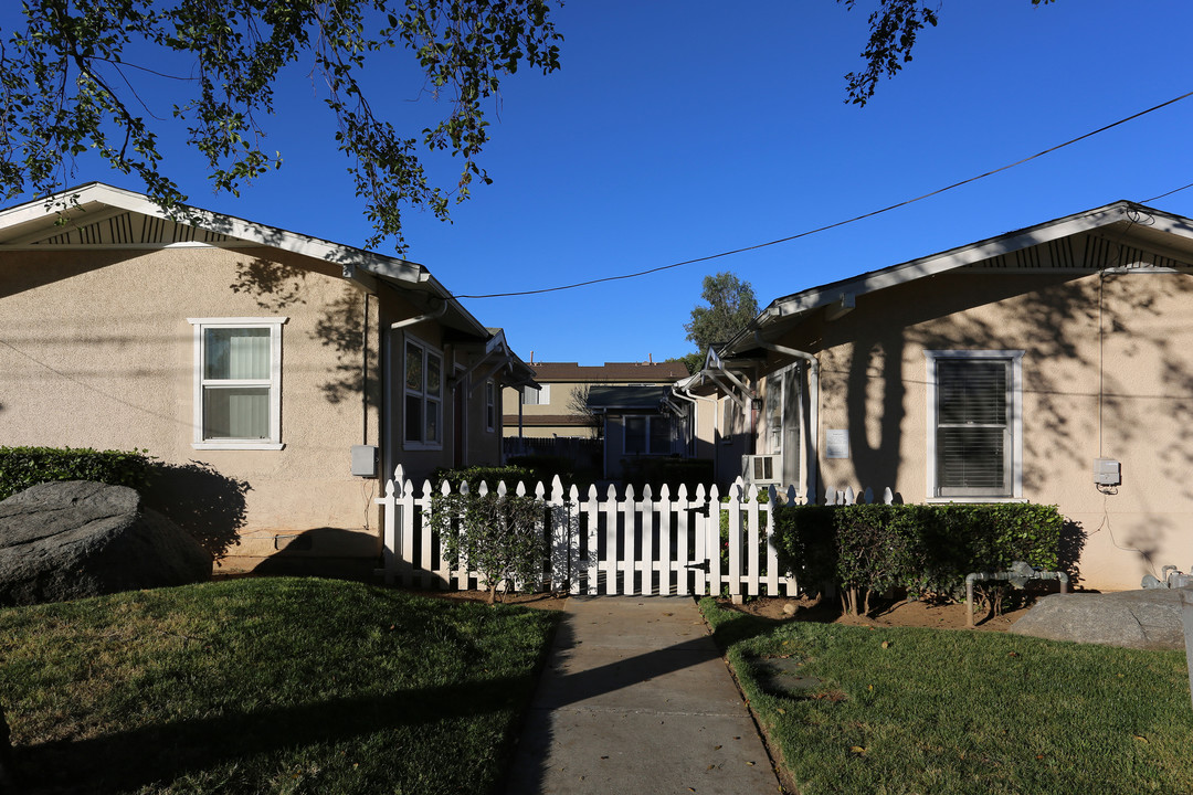 1203 S Maple St in Escondido, CA - Building Photo