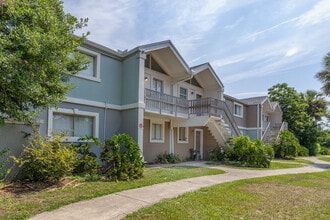 Cedar Creek Villas in Jacksonville, FL - Foto de edificio - Building Photo
