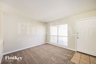 6010 Little Brandywine Creek in San Antonio, TX - Foto de edificio - Building Photo