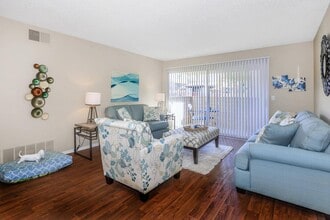 Sage Courtyard in Palm Springs, CA - Building Photo - Building Photo