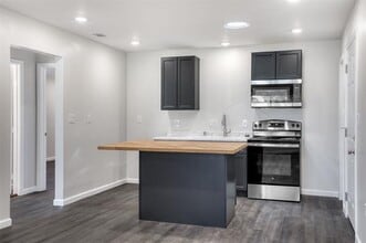 915 Grigsby Ave in Dallas, TX - Building Photo - Building Photo