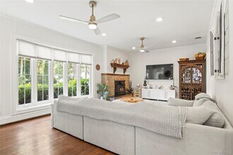 105 Midway Ave in Locust Valley, NY - Building Photo - Building Photo