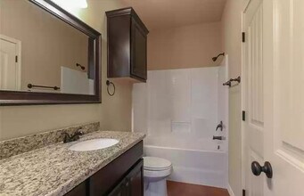 2912 Old Ironsides Dr in College Station, TX - Building Photo - Building Photo