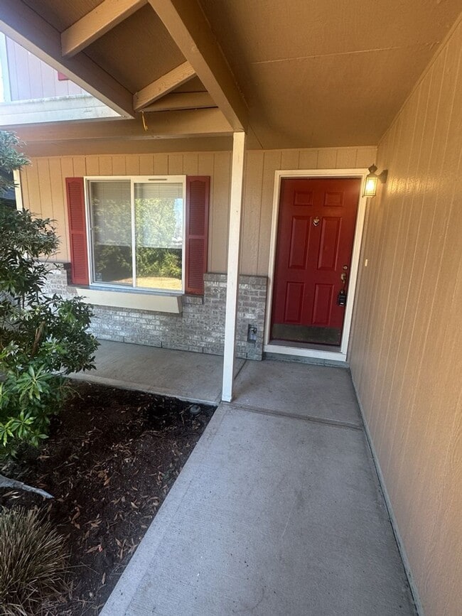 14801 NE 51st St in Vancouver, WA - Building Photo - Building Photo