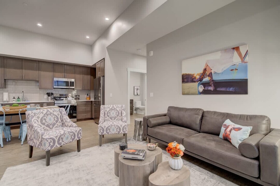 110 W Beall St in Bozeman, MT - Foto de edificio