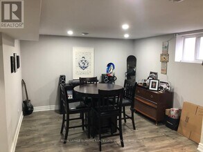 15 Michael Ave in Hamilton, ON - Building Photo - Building Photo