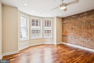 131 S 13th St in Philadelphia, PA - Building Photo