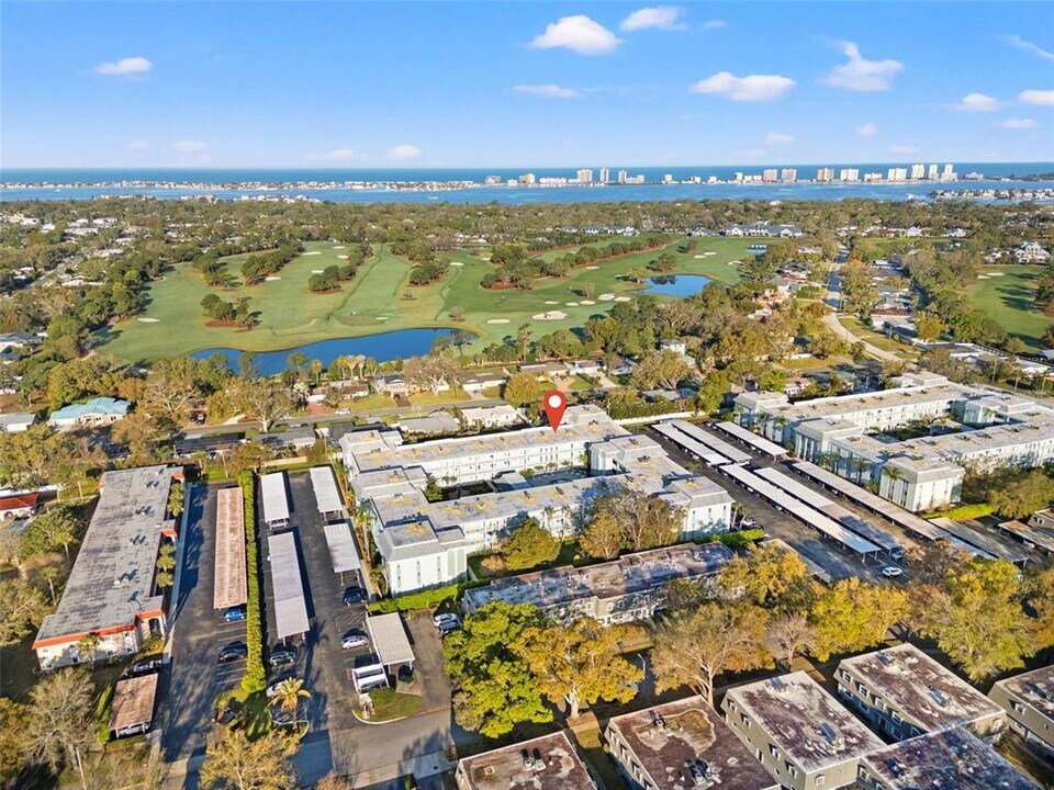 1706 Belleair Forest Dr in Belleair, FL - Building Photo