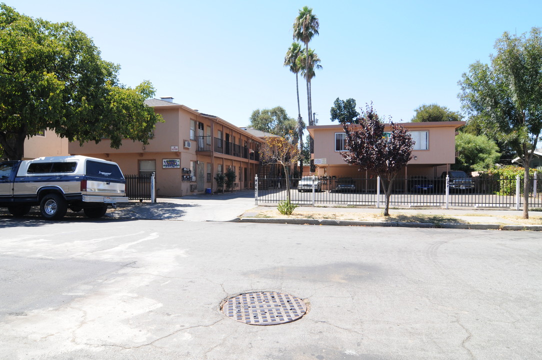 Sunset Apartments in Stockton, CA - Foto de edificio