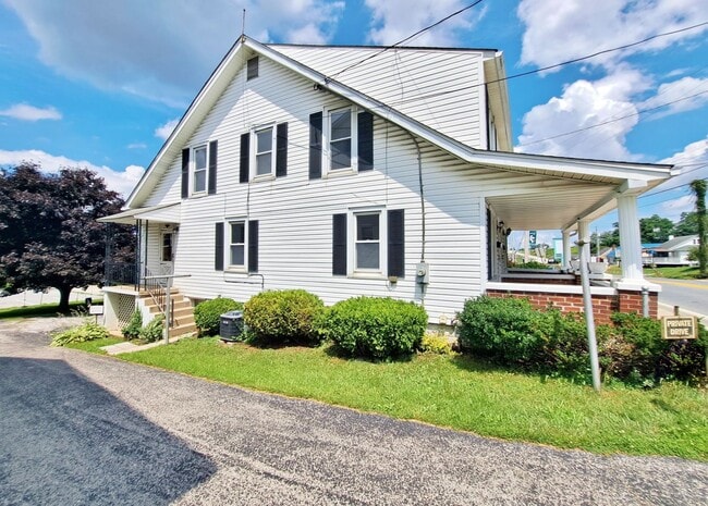 51-53-53 E Forrest Ave in Shrewsbury, PA - Building Photo - Building Photo