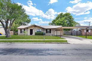 166 Meadow Trail Dr in San Antonio, TX - Building Photo
