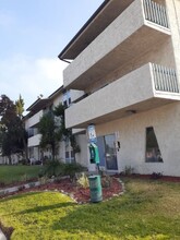 Reflections at Sepulveda in Mission Hills, CA - Building Photo - Building Photo