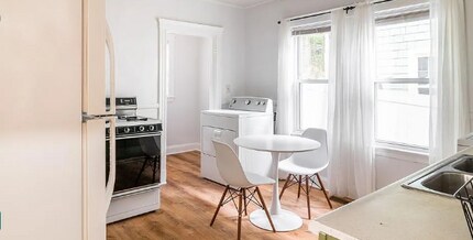 122 Hillside St, Unit 1 in Boston, MA - Foto de edificio - Building Photo