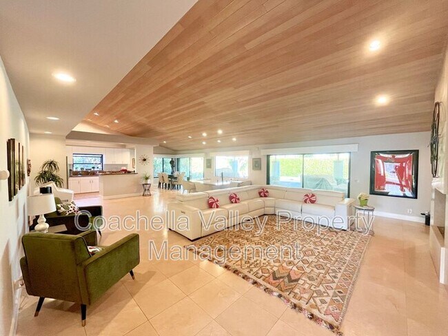 48550 Valley View Dr in Palm Desert, CA - Building Photo - Building Photo