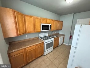 211 Front St in fieldsboro, NJ - Building Photo - Building Photo