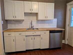 1560 Coutant Ave in Lakewood, OH - Building Photo - Building Photo