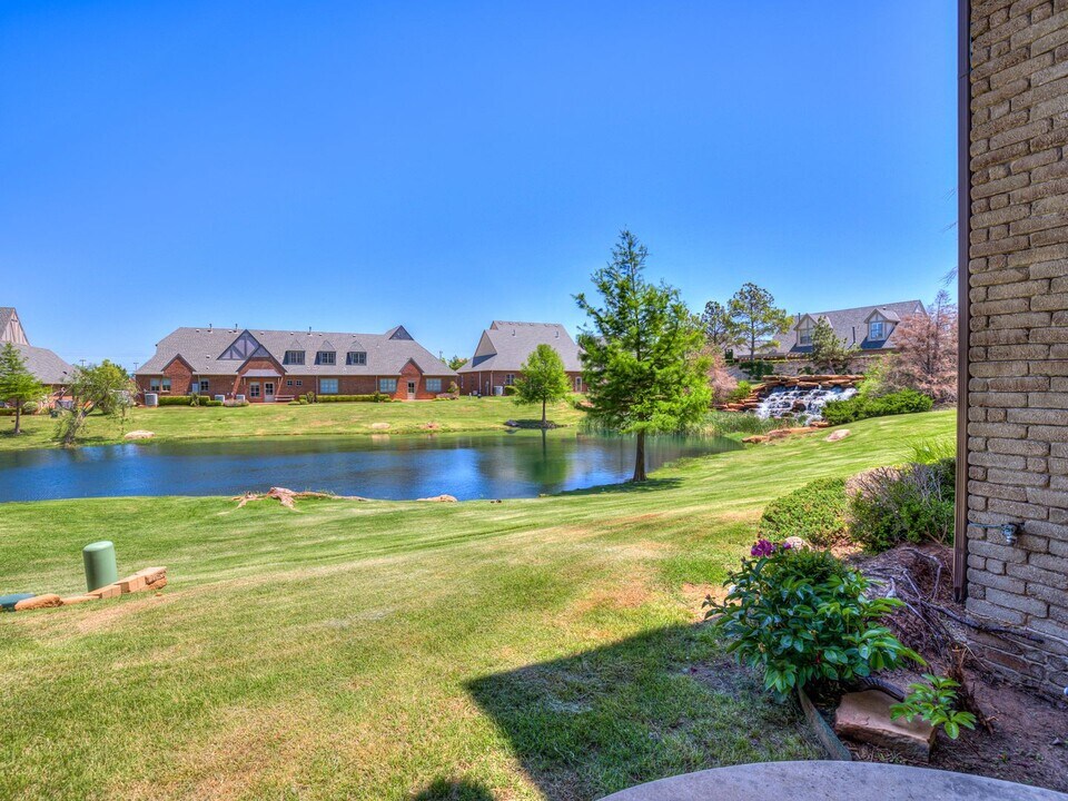 16208 Muirfield Pl in Edmond, OK - Foto de edificio