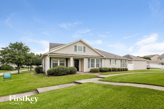 property at 20830 Settlers Lake Cir N