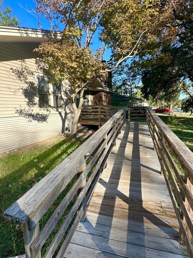 217 S West Ave in Republic, MO - Building Photo - Building Photo
