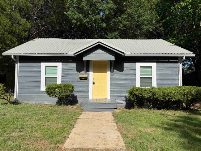 property at 644 9th St SE